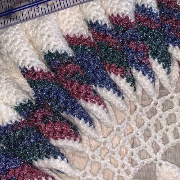 Handmade CROCHET Sunflower doily- 22.5” - Picture 9 of 10